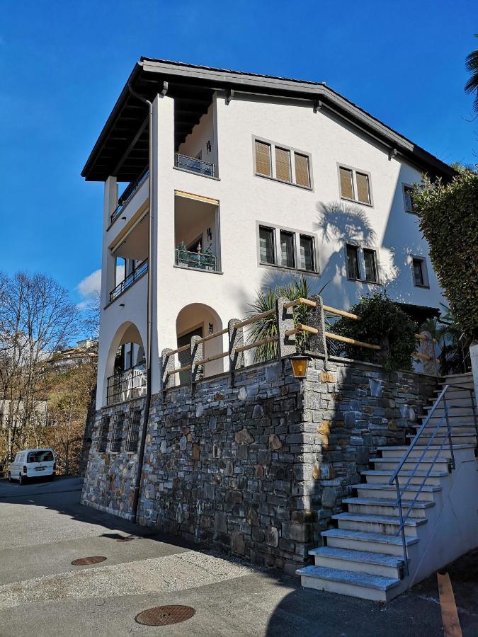 1 Zimmer Apartment Mit Seesicht Und Pool Gambarogno Luaran gambar